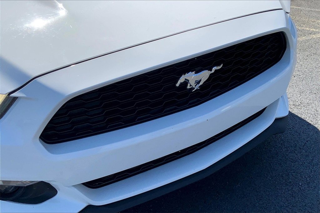 2017 Ford Mustang EcoBoost Premium photo 25