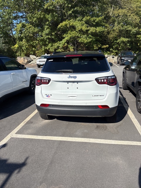 2024 Jeep Compass Limited photo 3