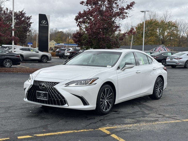 2025 Lexus ES 350's photo