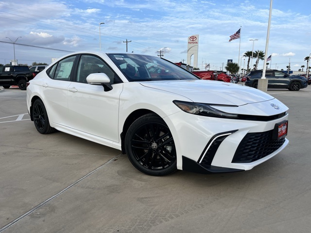 2026 Toyota Camry SE's photo