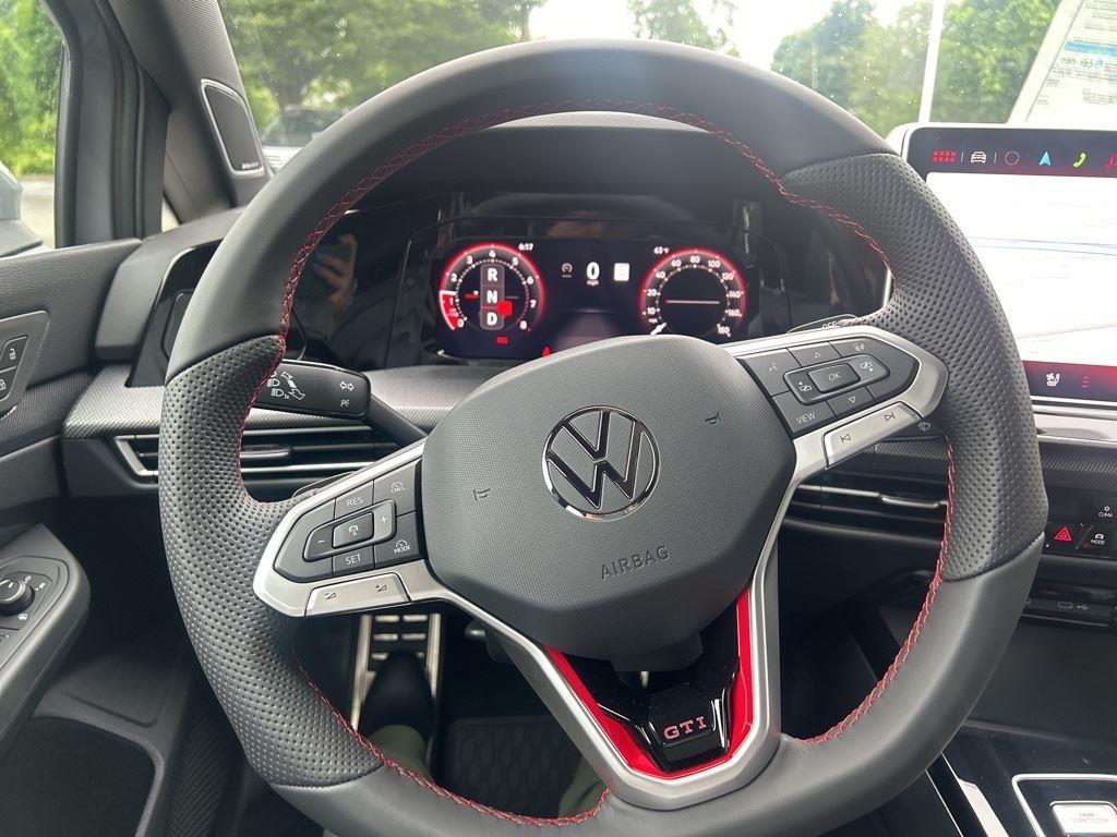 2025 Volkswagen Golf GTI SE photo 21