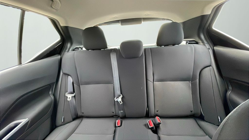 2025 Nissan Kicks Play S photo 13