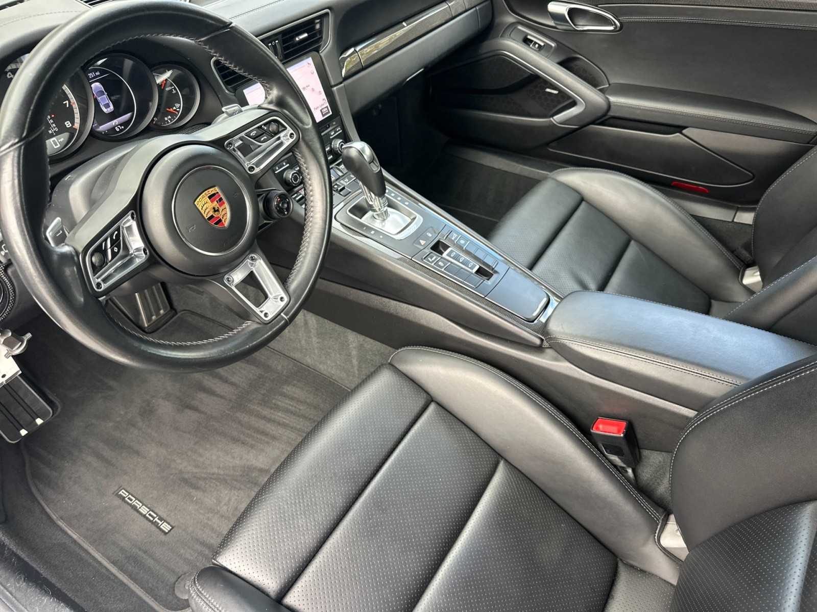 2018 Porsche 911 Turbo S photo 4