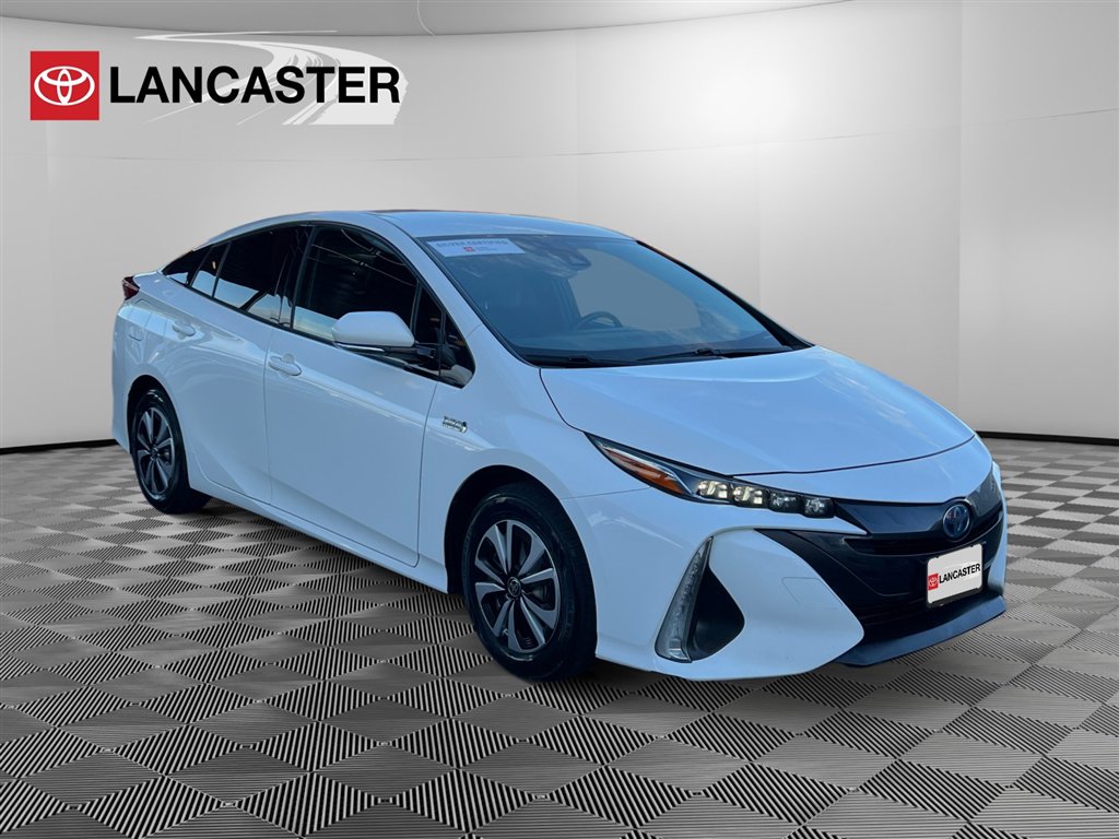 2018 Toyota Prius Prime Premium's photo