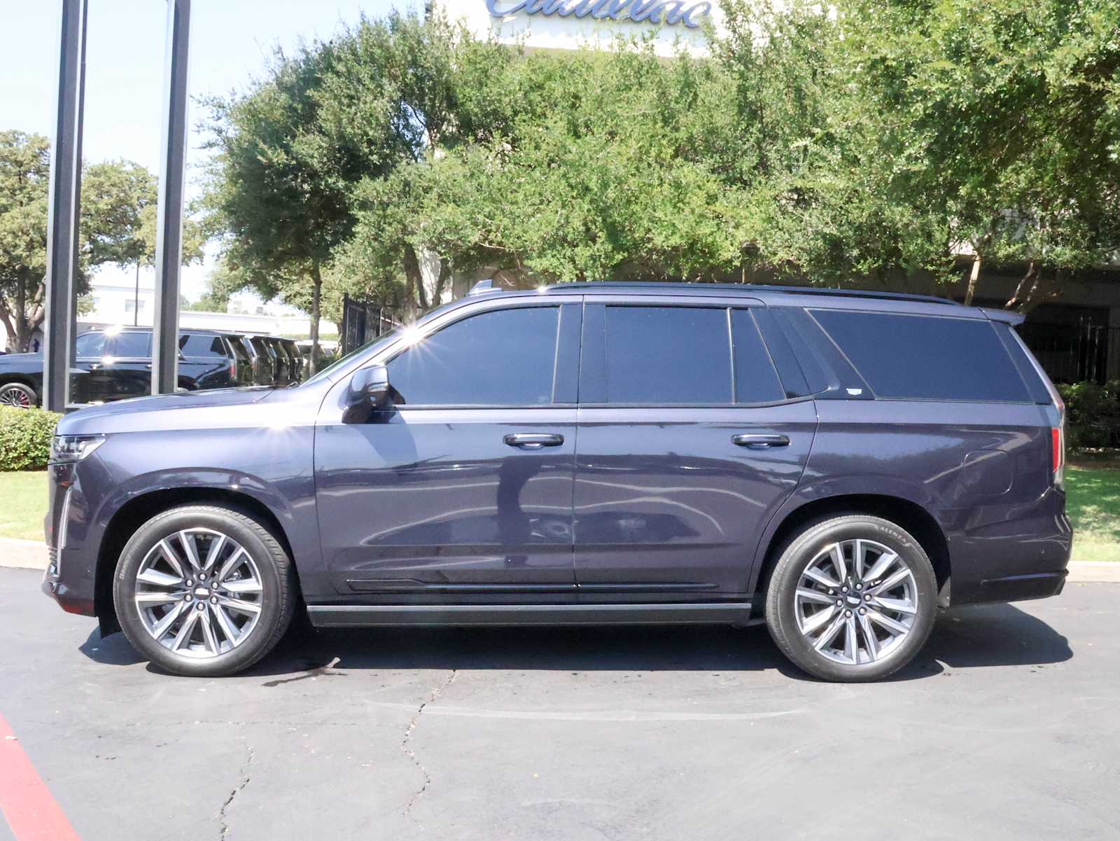 2022 Cadillac Escalade Sport Platinum photo 4