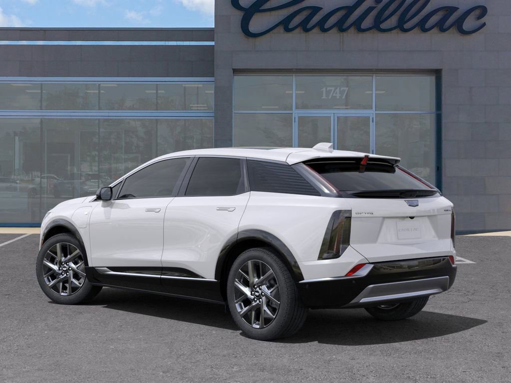 2025 Cadillac Optiq Luxury photo 2