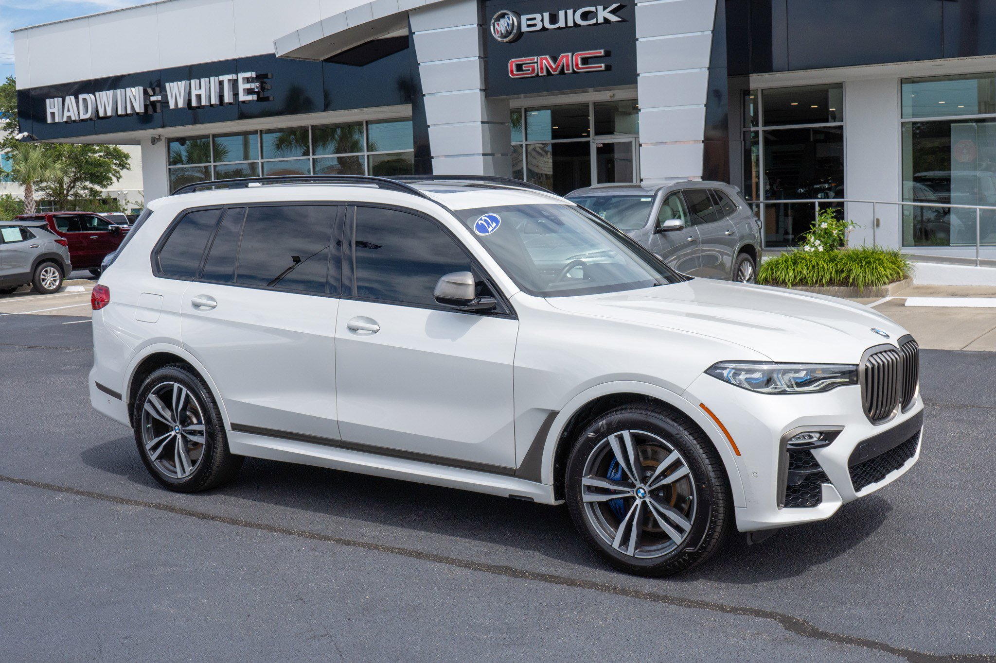 2022 BMW X7 M50i