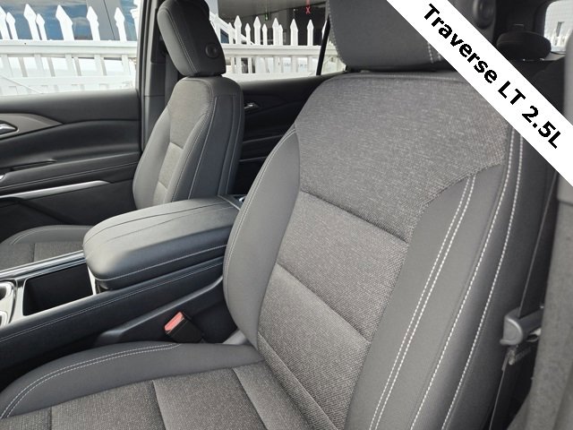 2025 Chevrolet Traverse photo 21