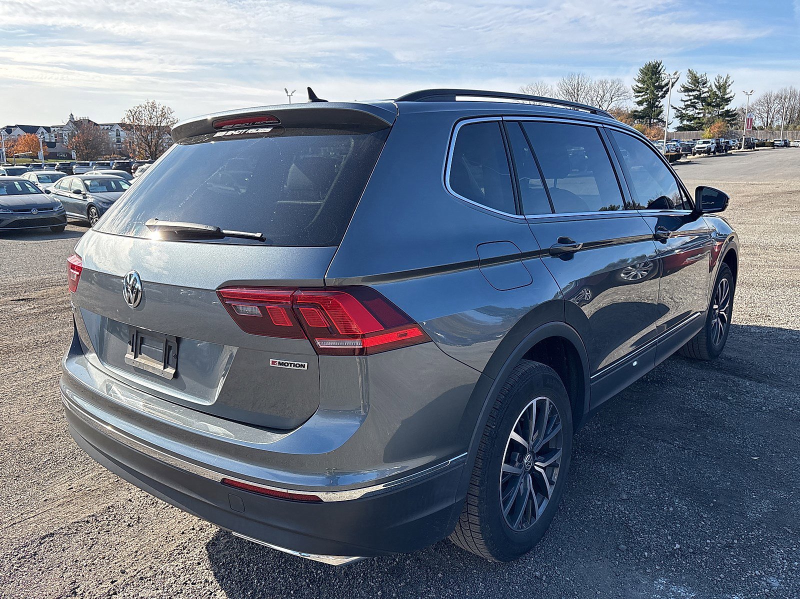 2020 Volkswagen Tiguan SE photo 4