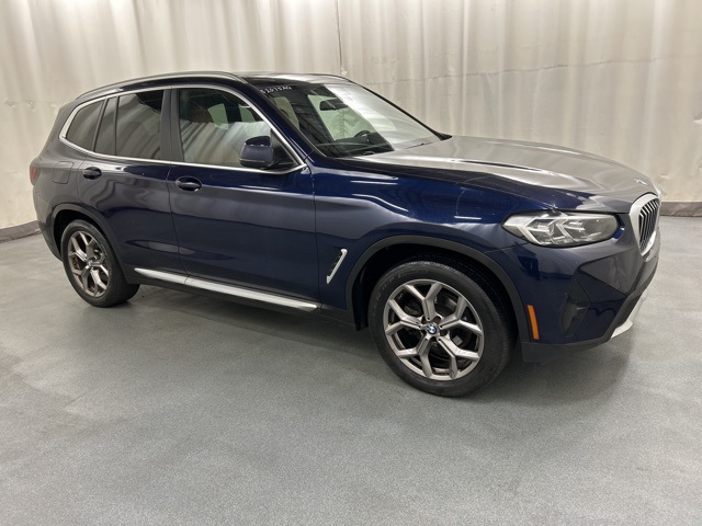 2022 BMW X3 30i's photo