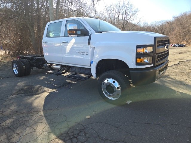 2024 Chevrolet Silverado 4500 Medium Duty Chassis Cab Work Truck's photo