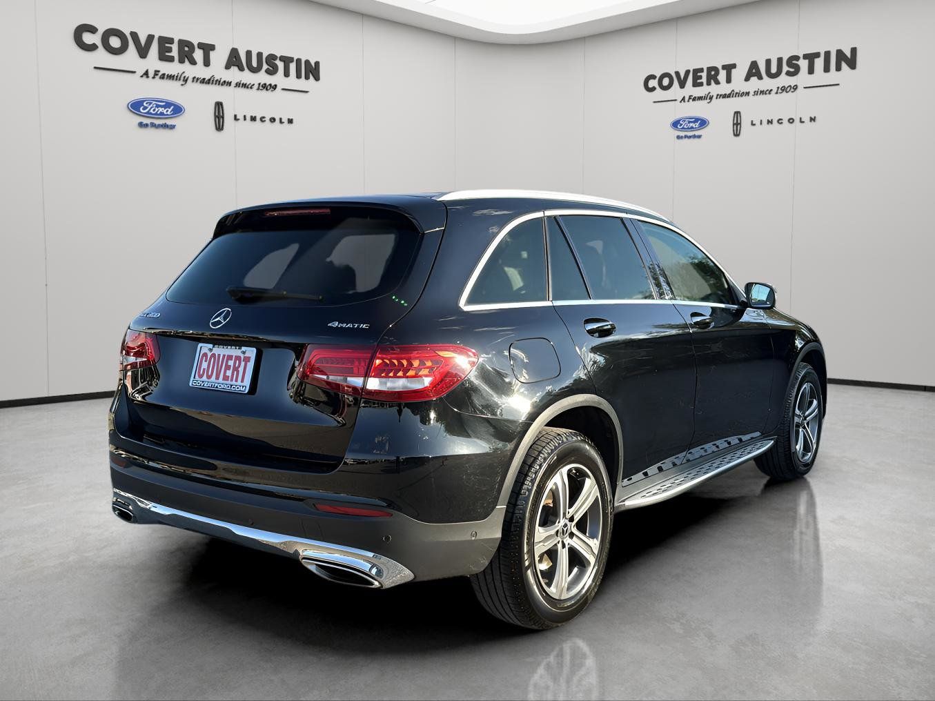 2018 Mercedes Benz GLC 300 4MATIC photo 3