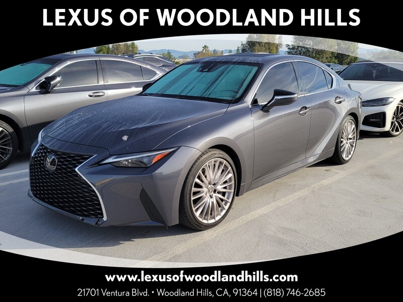 2023 Lexus IS 300's photo