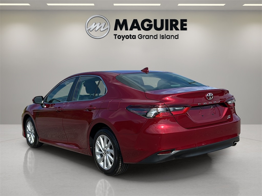 2022 Toyota Camry LE photo 4