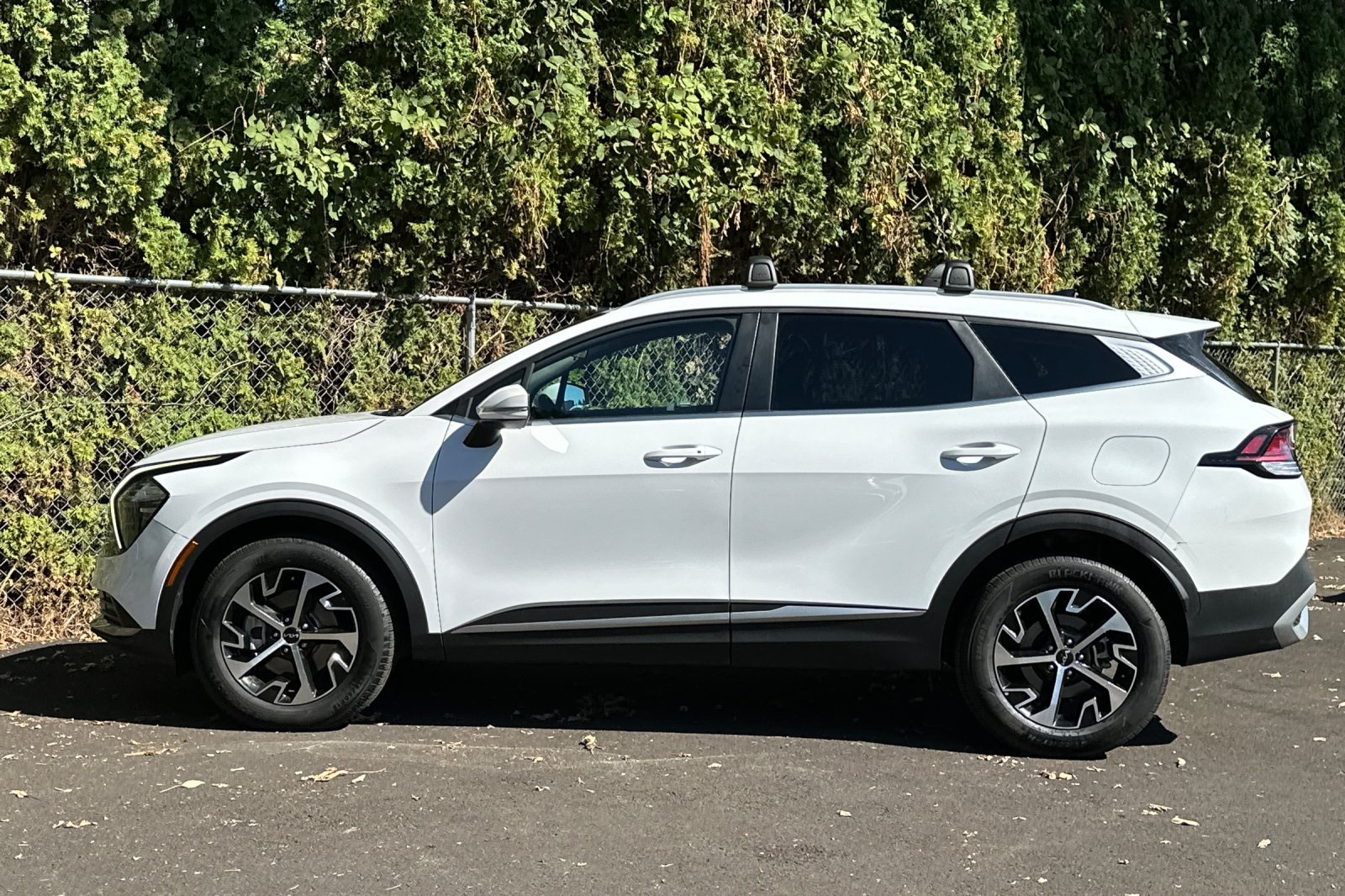 2023 Kia Sportage EX photo 3