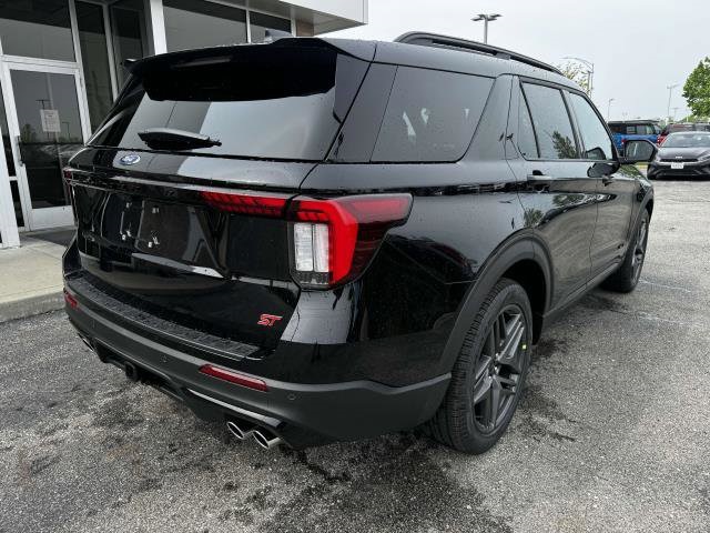 2025 Ford Explorer ST photo 4