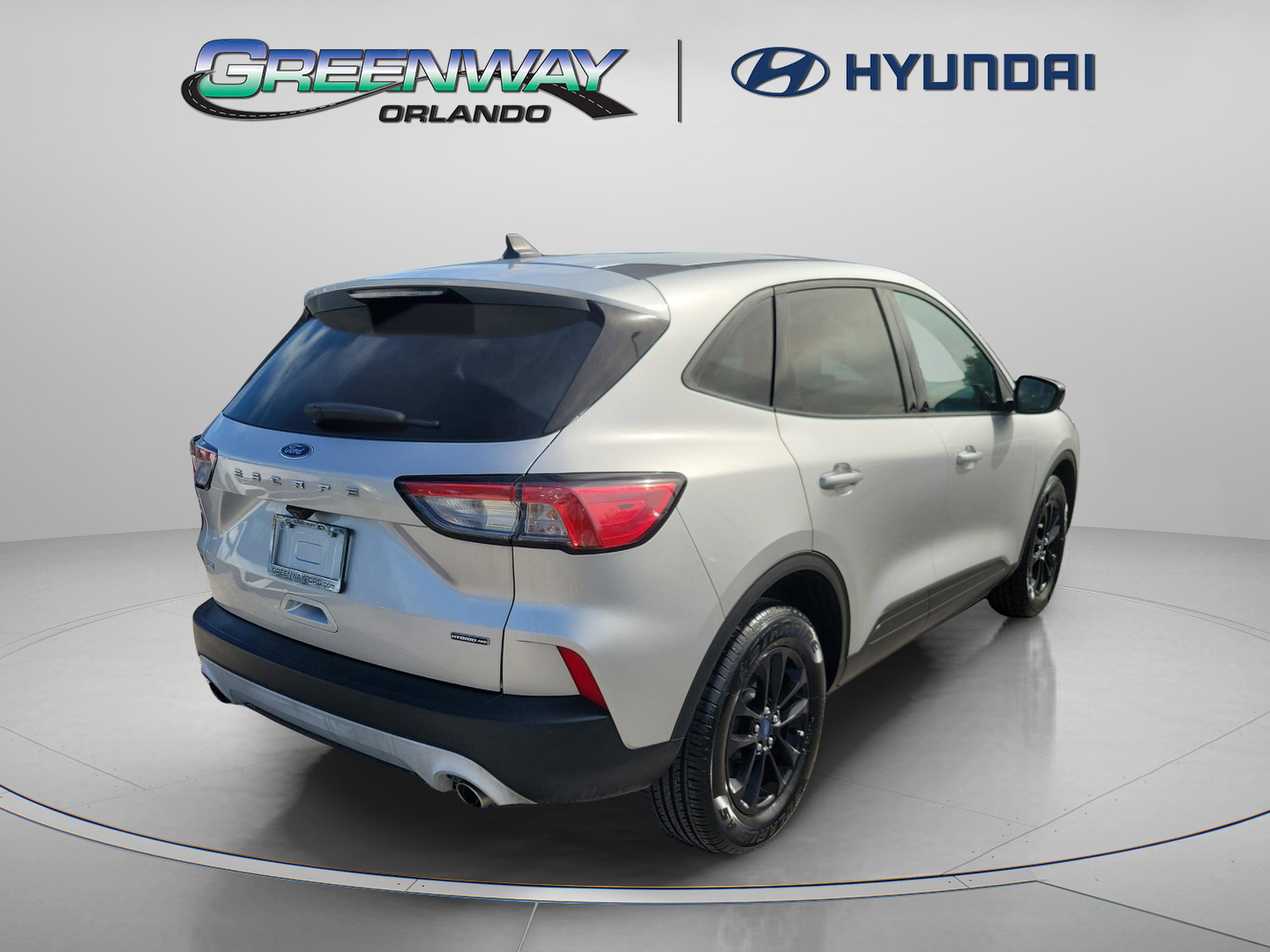 2020 Ford Escape SE Sport Hybrid photo 4