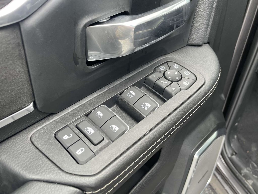 2025 Ram 2500 Laramie photo 23