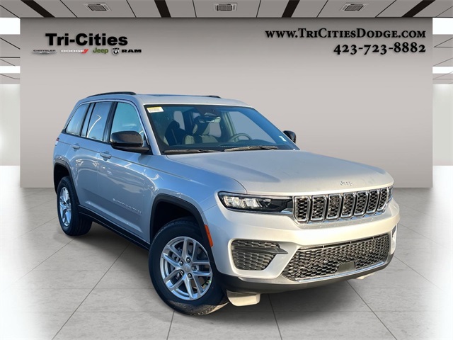 2025 Jeep Grand Cherokee Laredo's photo