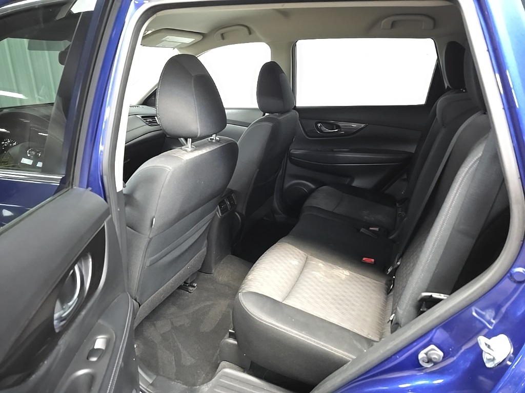 2019 Nissan Rogue SV photo 29