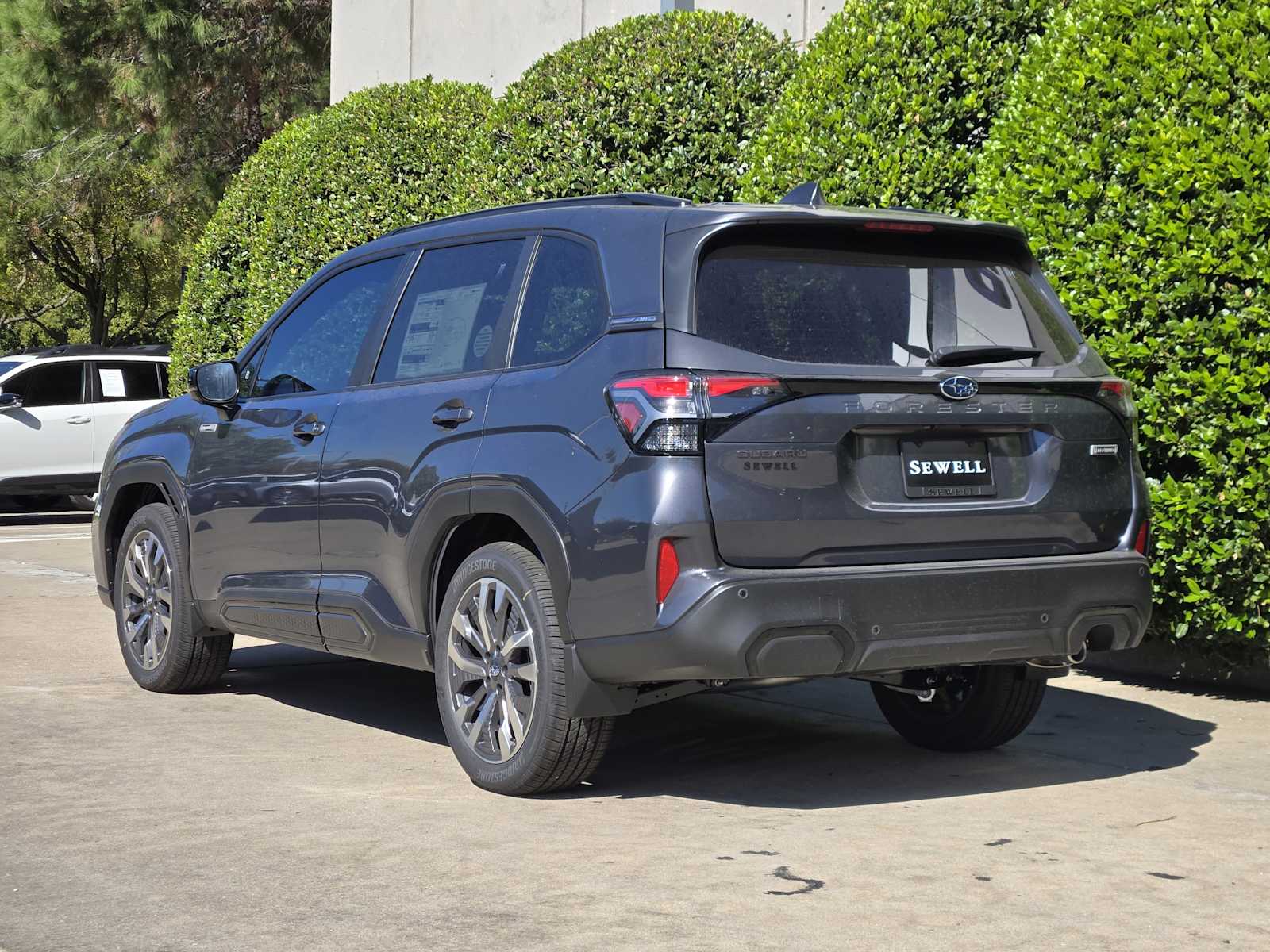 2025 Subaru Forester Touring photo 3