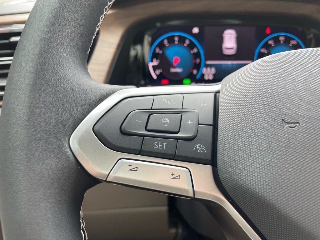 2026 Volkswagen Atlas SE photo 3