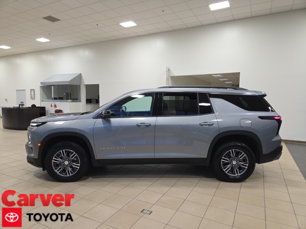 2025 Chevrolet Traverse LT's photo