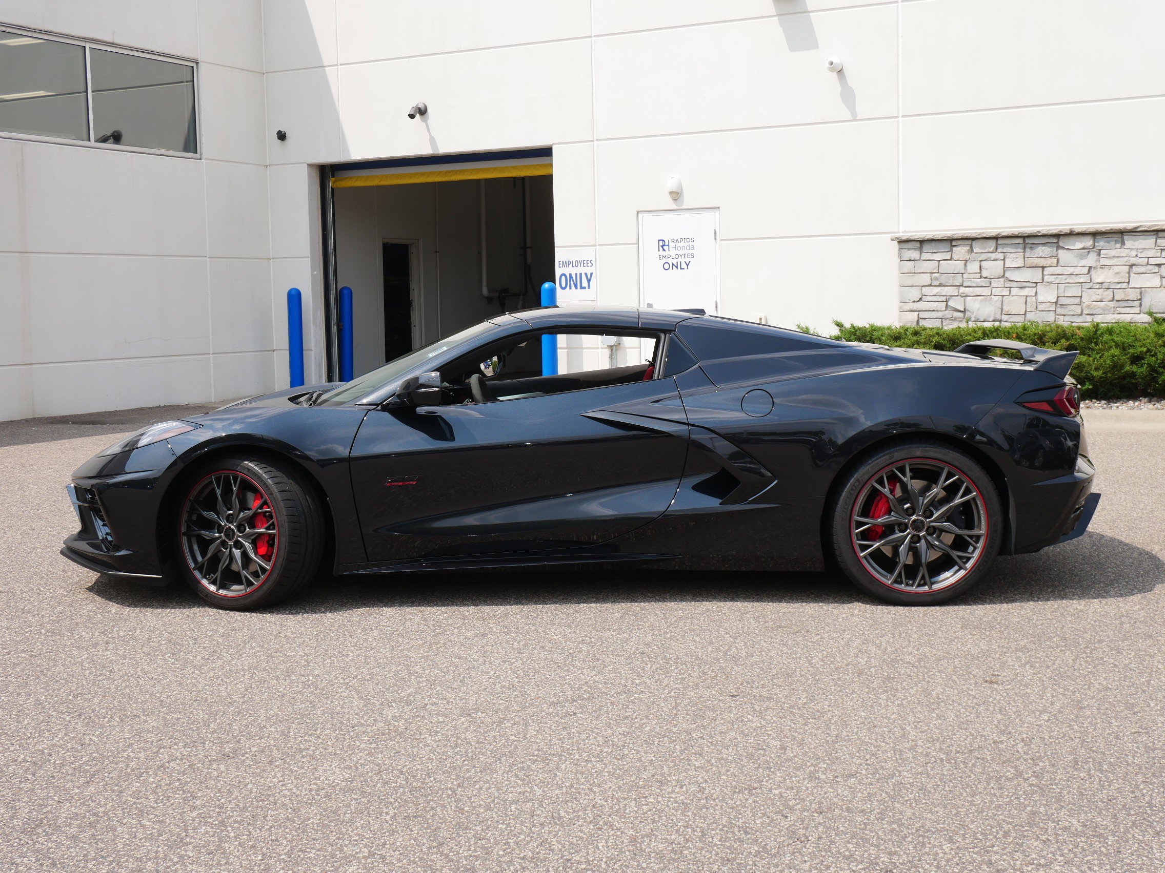 Used 2023 Chevrolet Corvette 3LT with VIN 1G1YC3D40P5501212 for sale in Coon Rapids, Minnesota