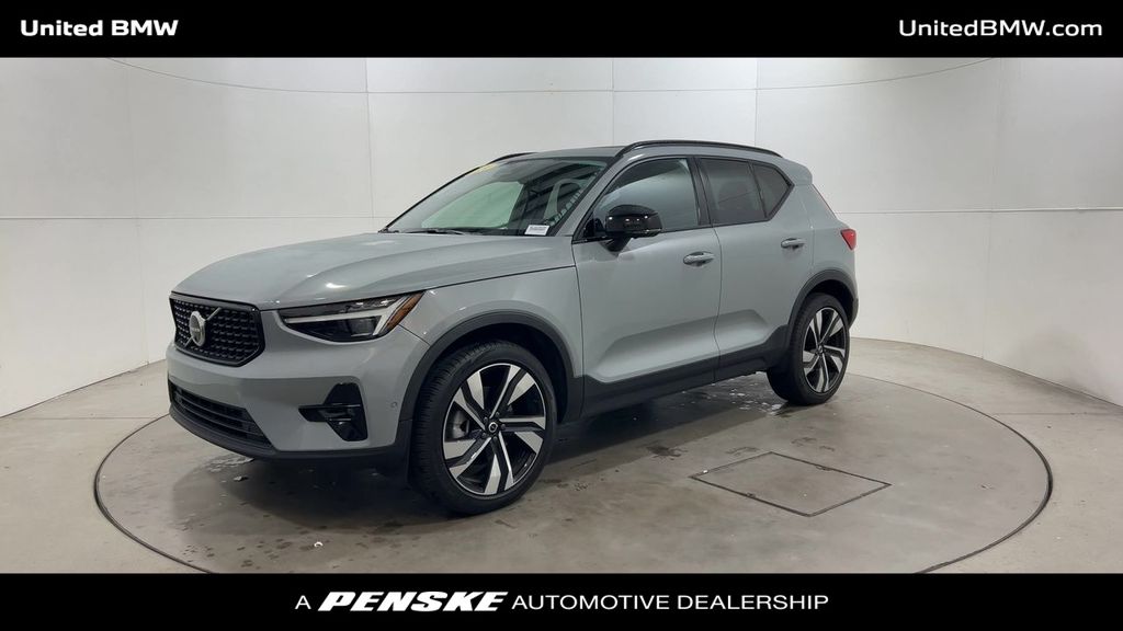 2024 Volvo XC40 Ultimate photo 4