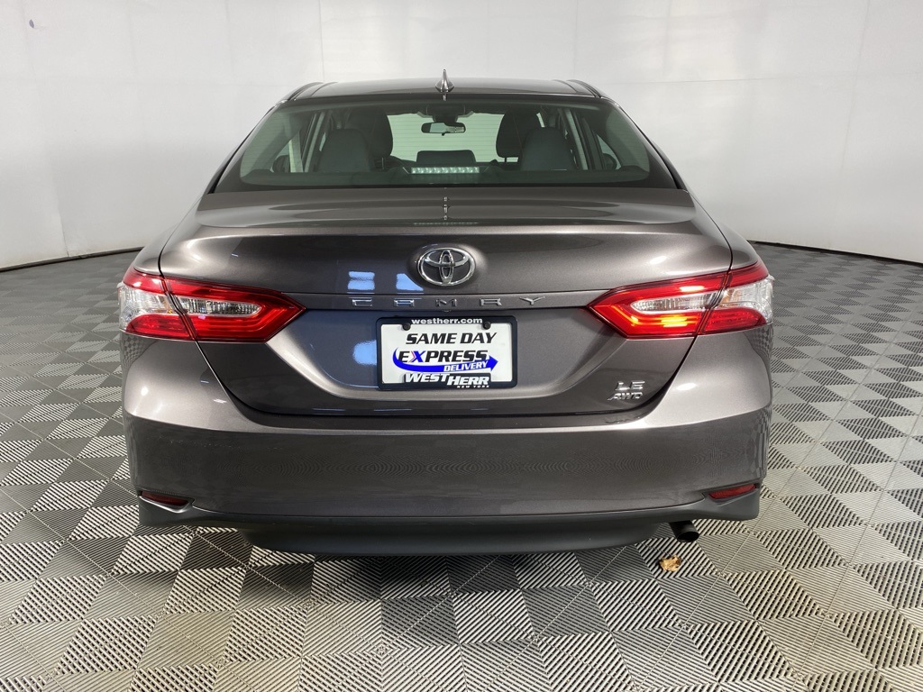 2020 Toyota Camry LE photo 14
