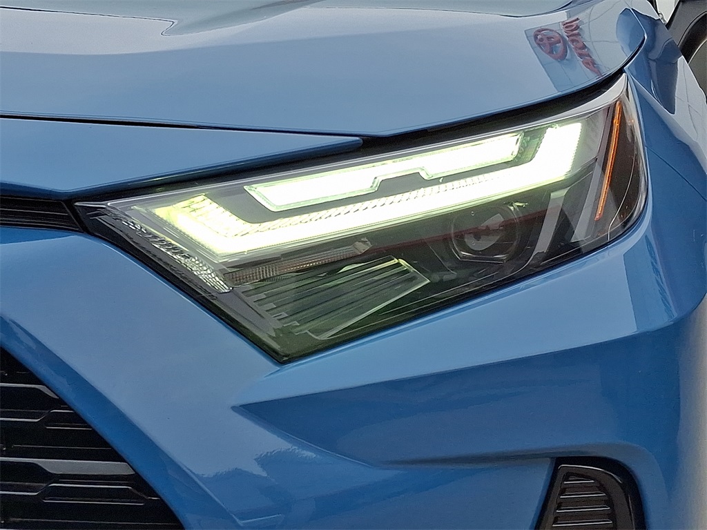 2022 Toyota RAV4 Hybrid SE photo 26
