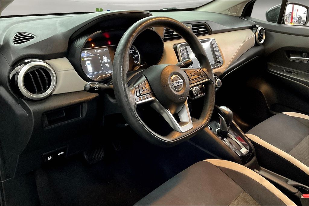 2021 Nissan Versa 1.6 SV photo 13