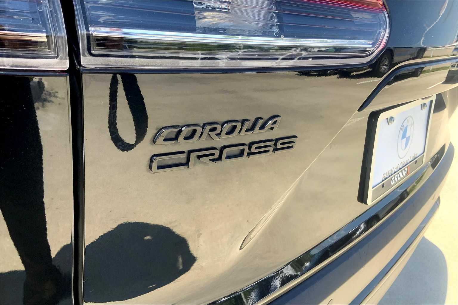 2023 Toyota Corolla Cross Hybrid XSE photo 27