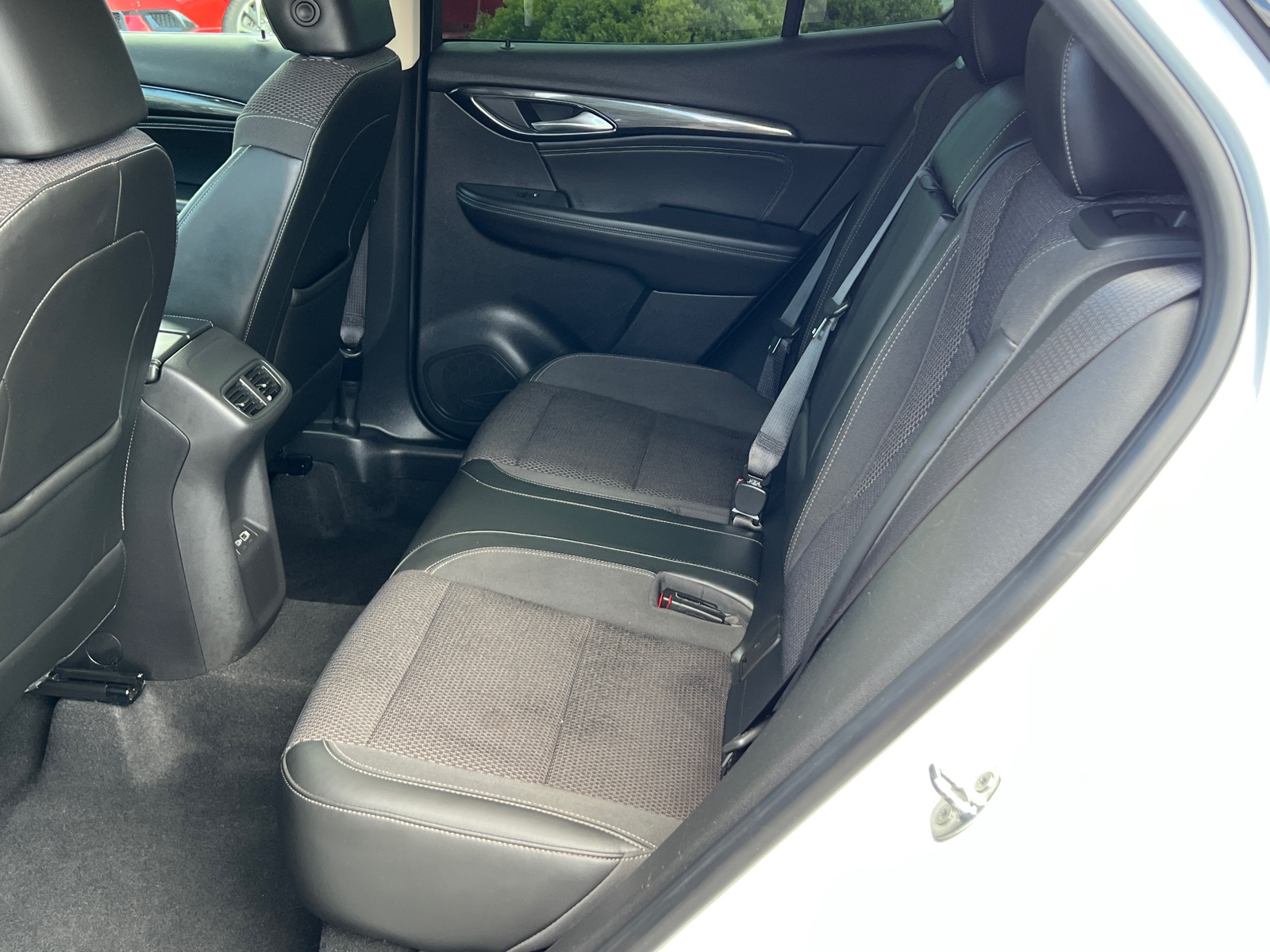 2021 Buick Envision Preferred photo 16