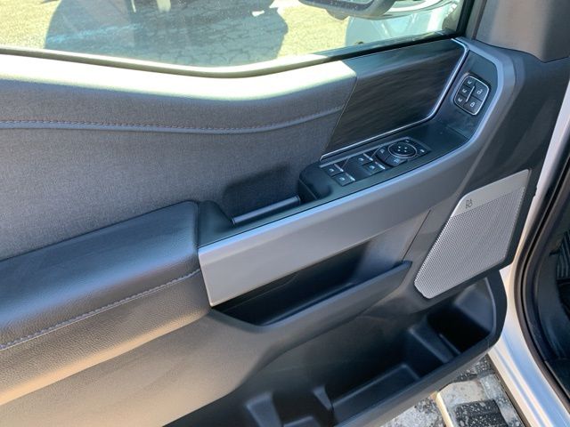 2025 Ford F-150 Lariat photo 17
