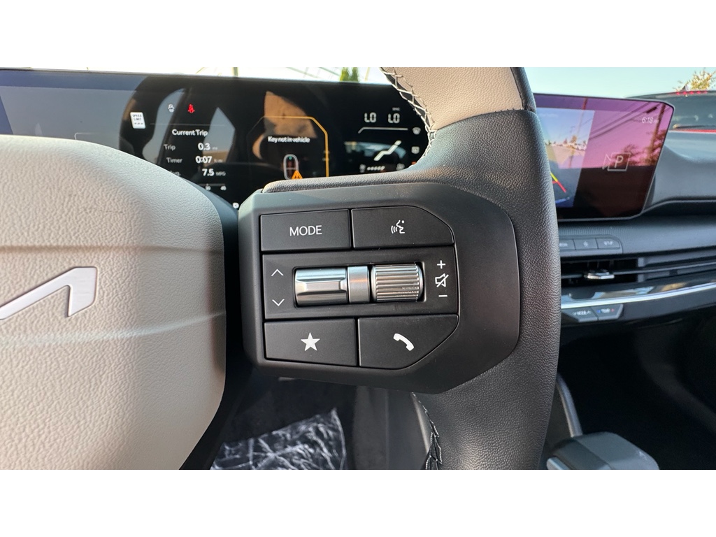 2025 Kia K4 GT-Line photo 11