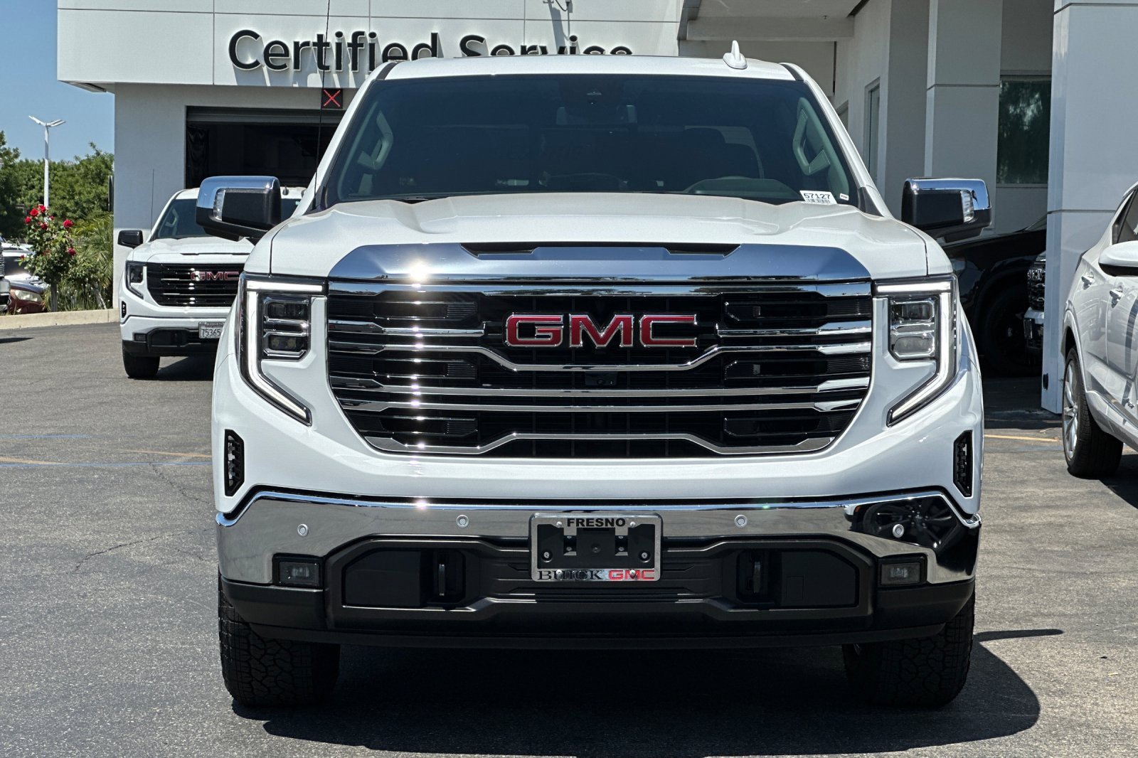 2025 Gmc Sierra 1500 SLT photo 3
