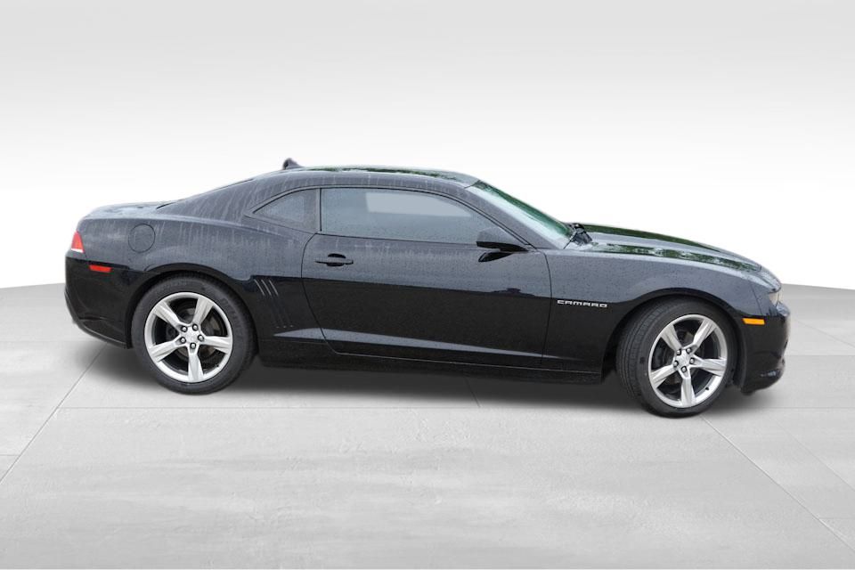 2015 Chevrolet Camaro photo 2
