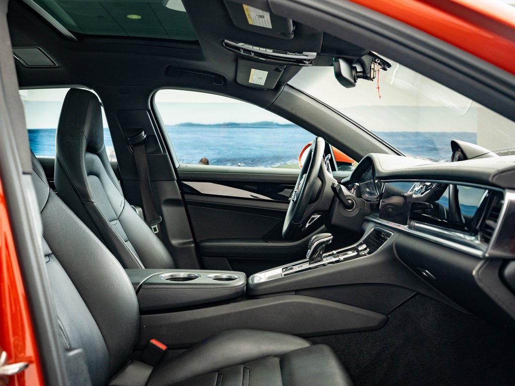 2022 Porsche Panamera 4S Executive photo 19