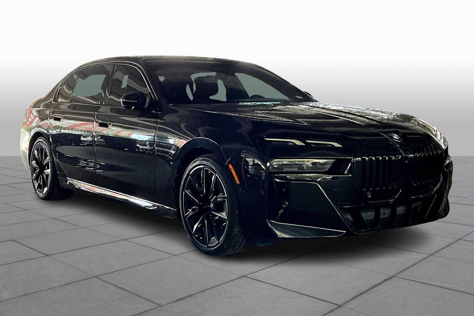 2023 Bmw 740i photo 2