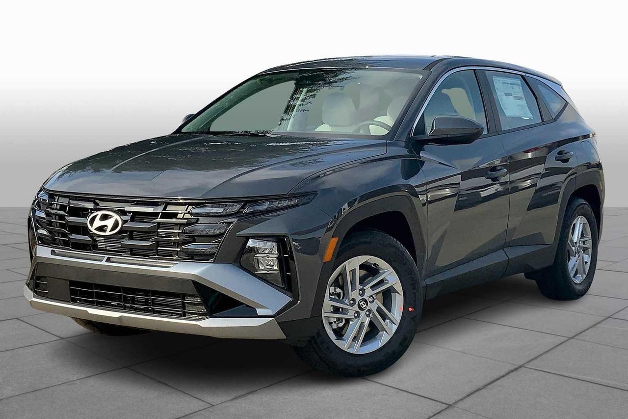 2026 Hyundai Tucson SE's photo