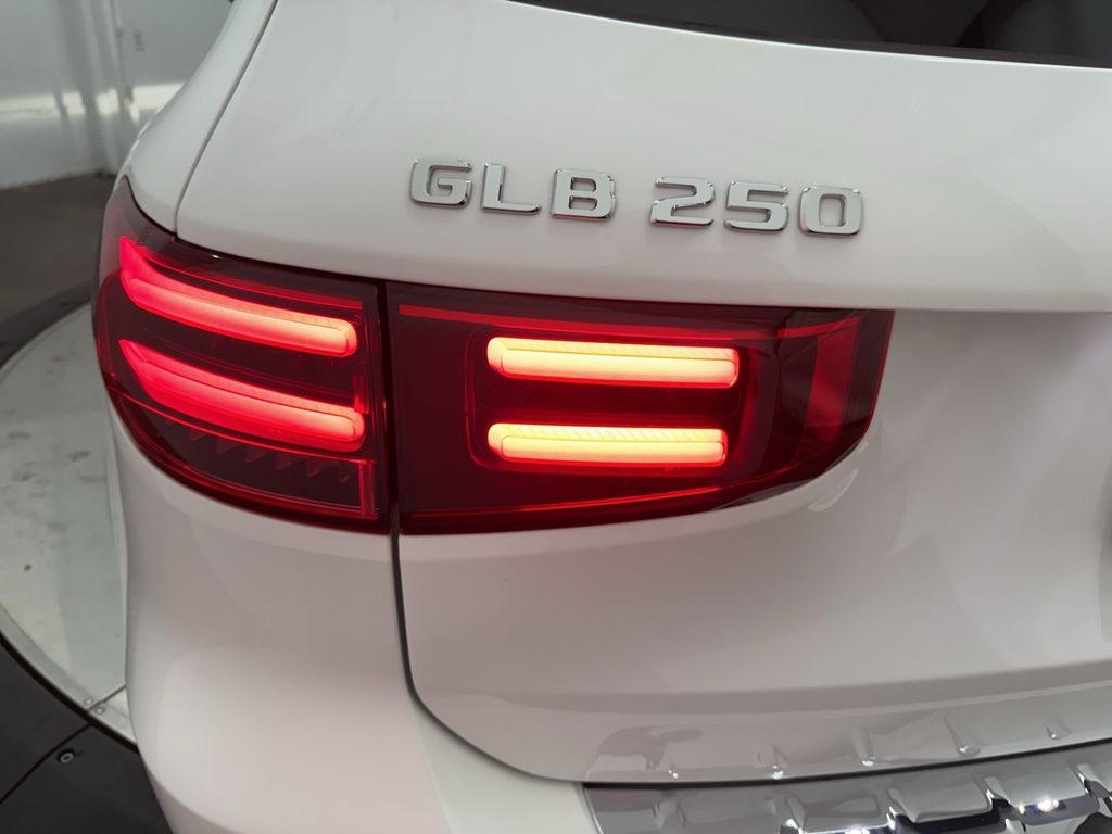 2026 Mercedes Benz GLB 250 4MATIC photo 28