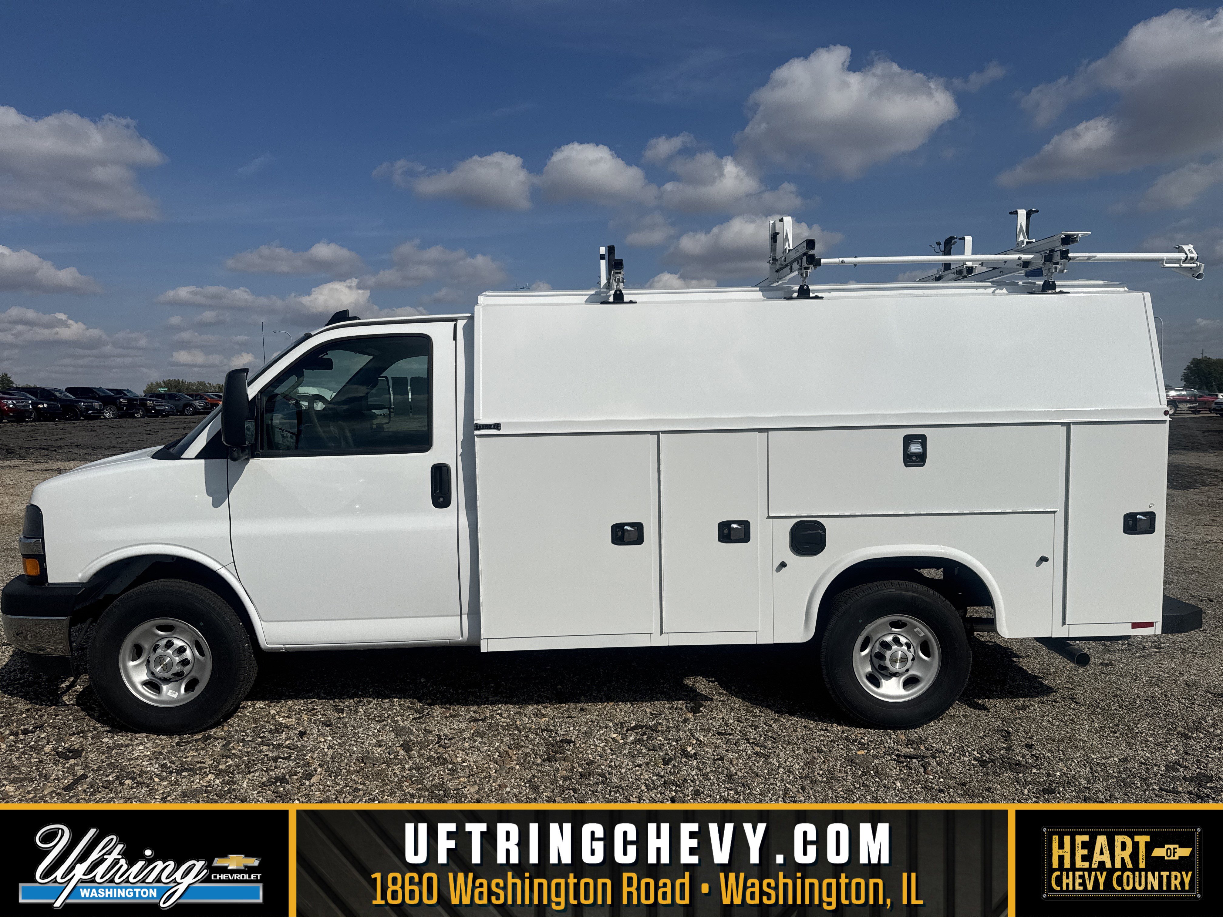 2025 Chevrolet Express Cutaway Base's photo