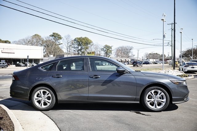 2025 Honda Accord LX photo 11