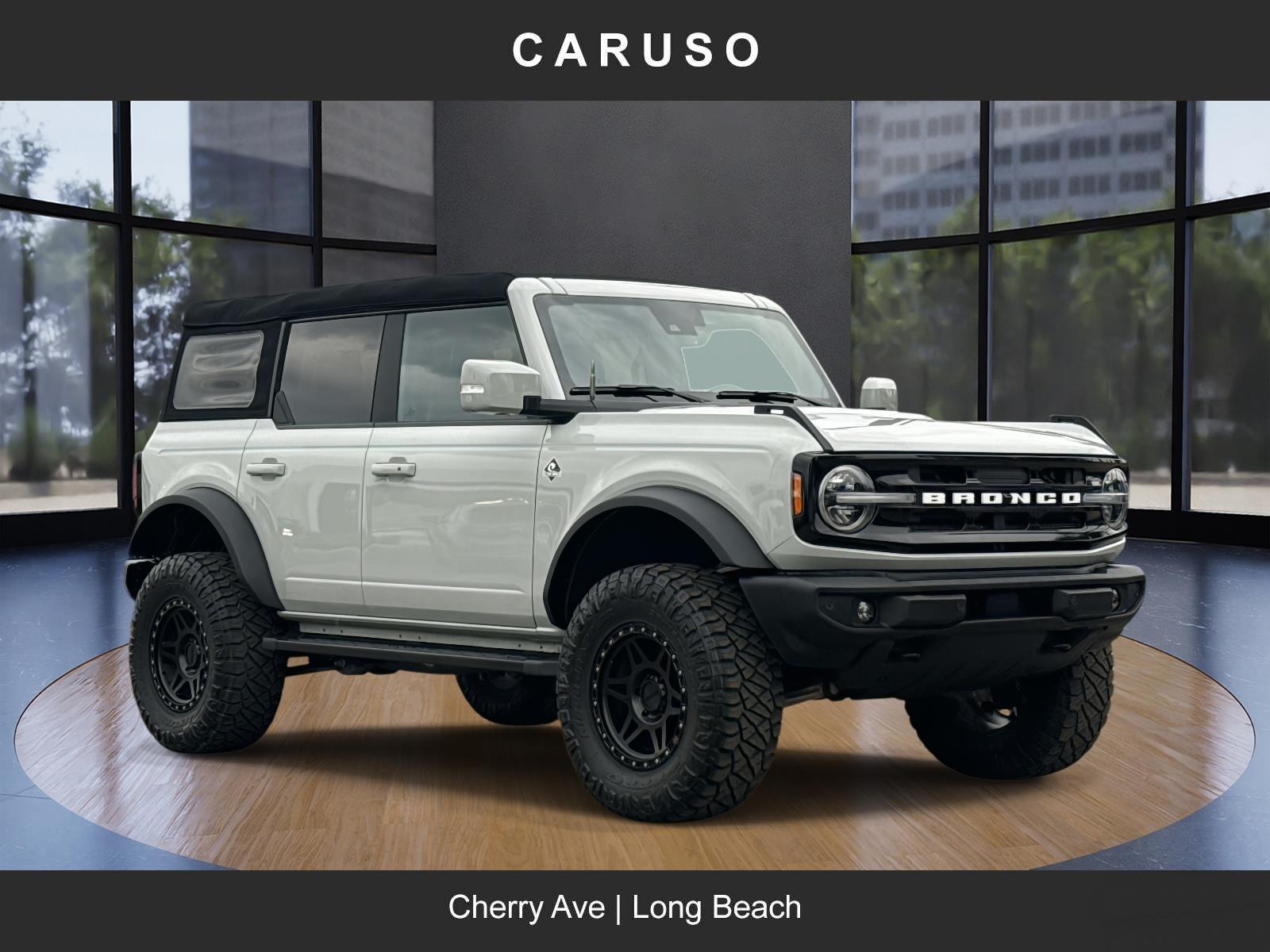 2023 Ford Bronco 4-Door Outer Banks's photo