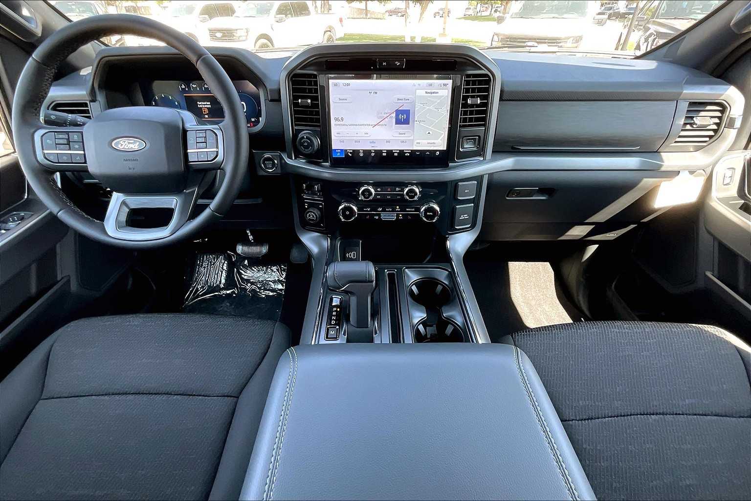 2025 Ford F-150 XLT photo 5