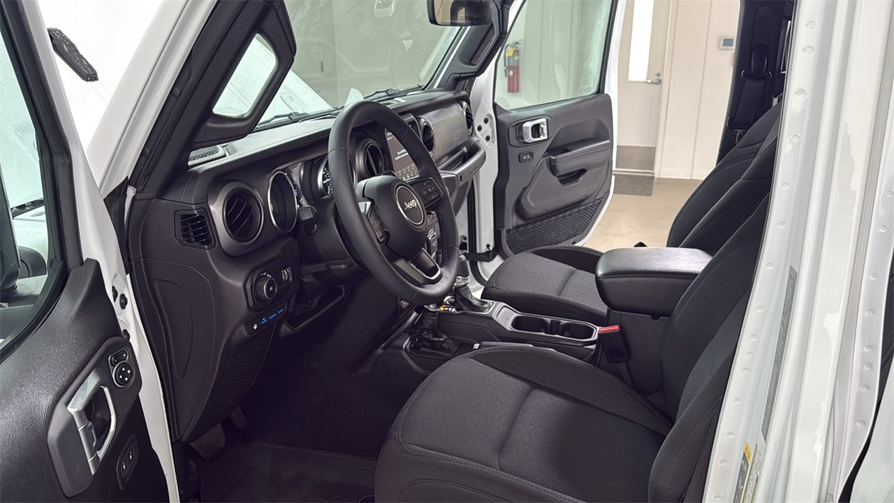 2023 Jeep Wrangler Base 4xe photo 12