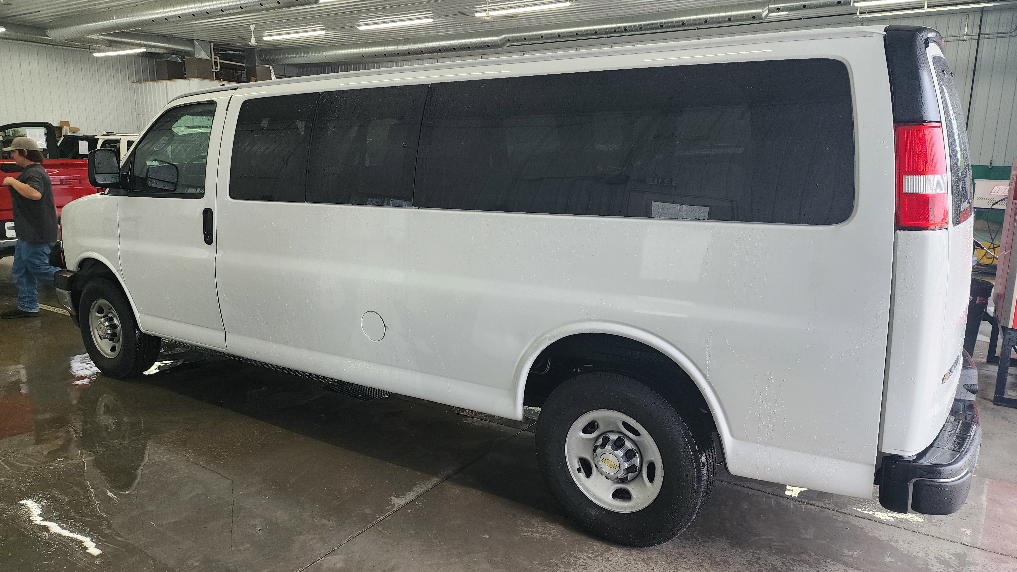2024 Chevrolet Express Passenger 3500 photo 5