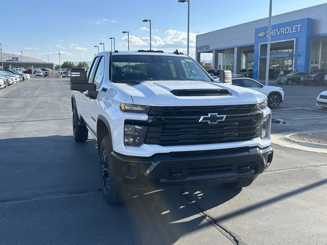 2026 Chevrolet Silverado 2500HD Custom photo 2