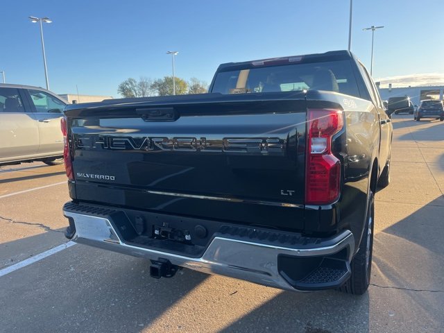 2026 Chevrolet Silverado 1500 LT photo 3